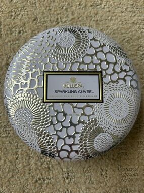 Voluspa Sparkling Cuvée Tin Candle — White & Gold Accents